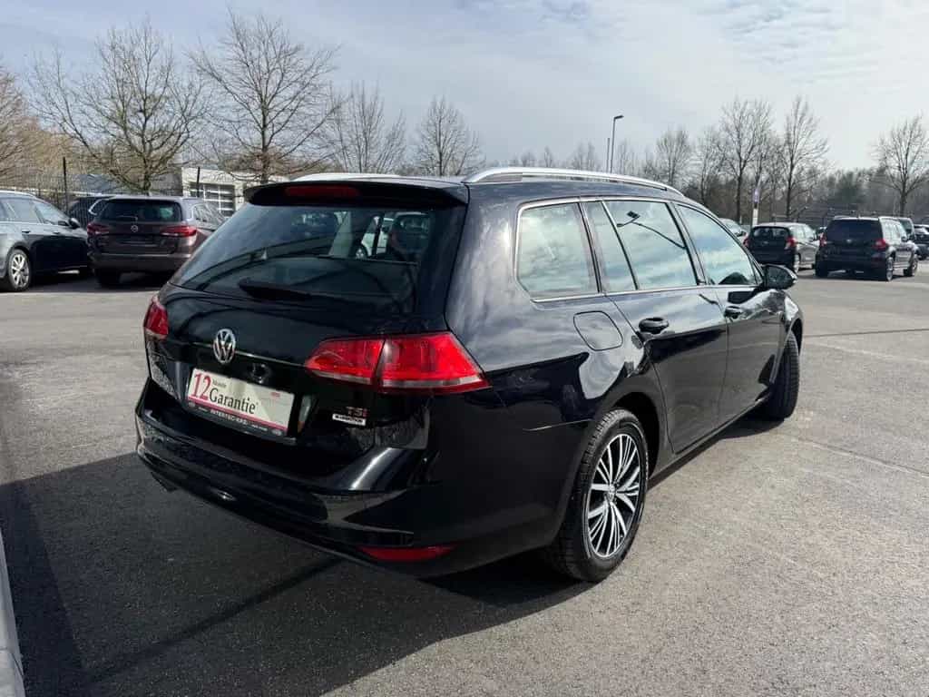 Volkswagen Golf VII V. Allstar DSG*SHZ*PDC*FSP*APPLE CAR* 03/2017-photo-1