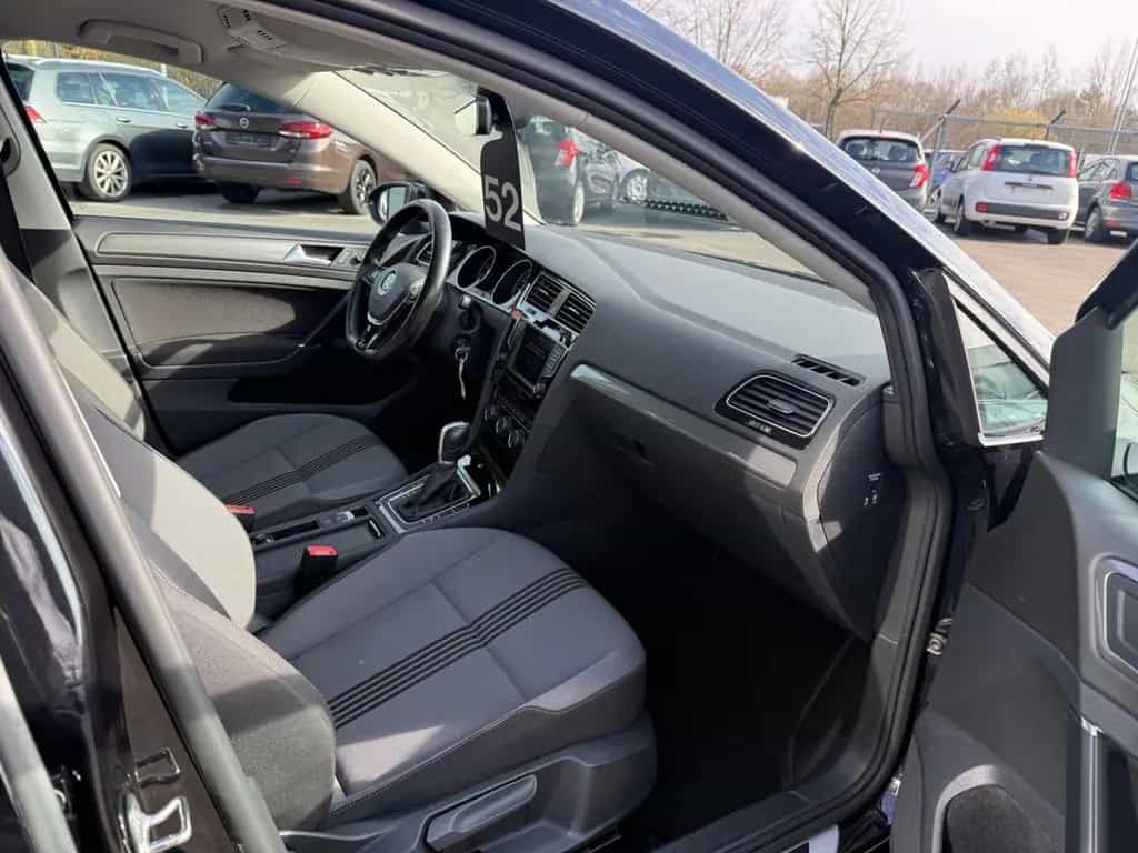 Volkswagen Golf VII V. Allstar DSG*SHZ*PDC*FSP*APPLE CAR* 03/2017-photo-16