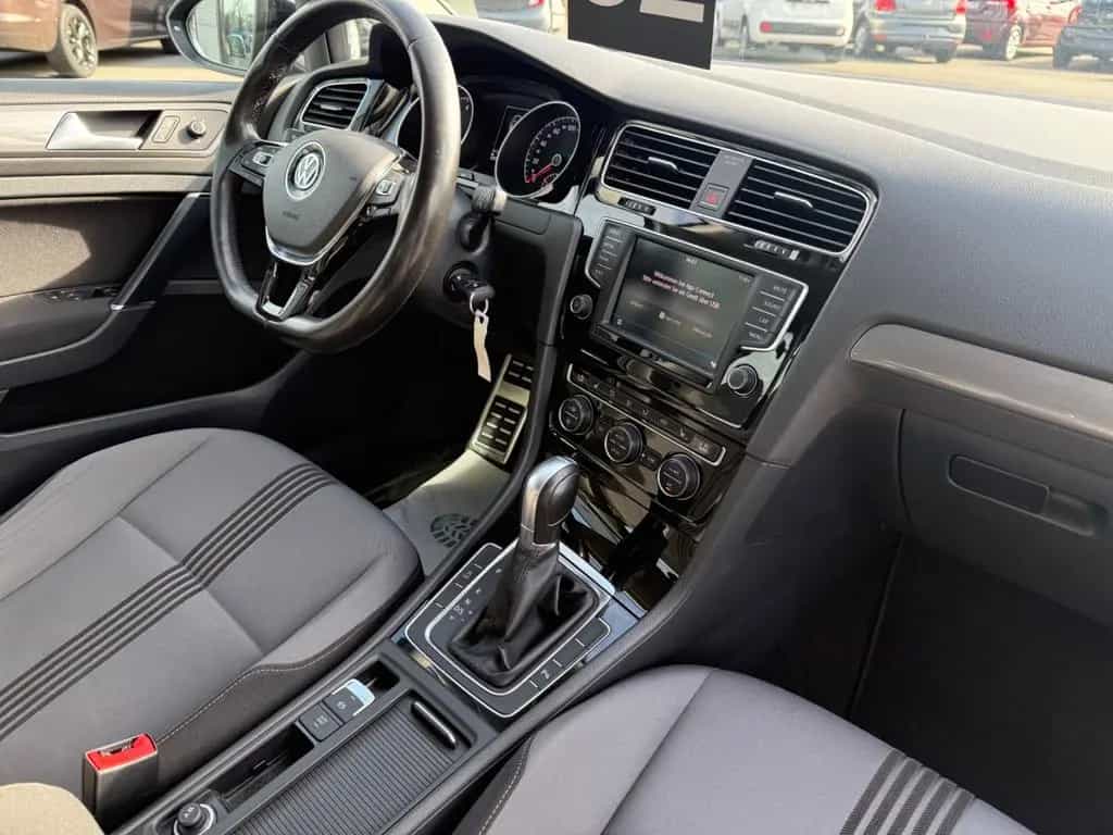 Volkswagen Golf VII V. Allstar DSG*SHZ*PDC*FSP*APPLE CAR* 03/2017-photo-17