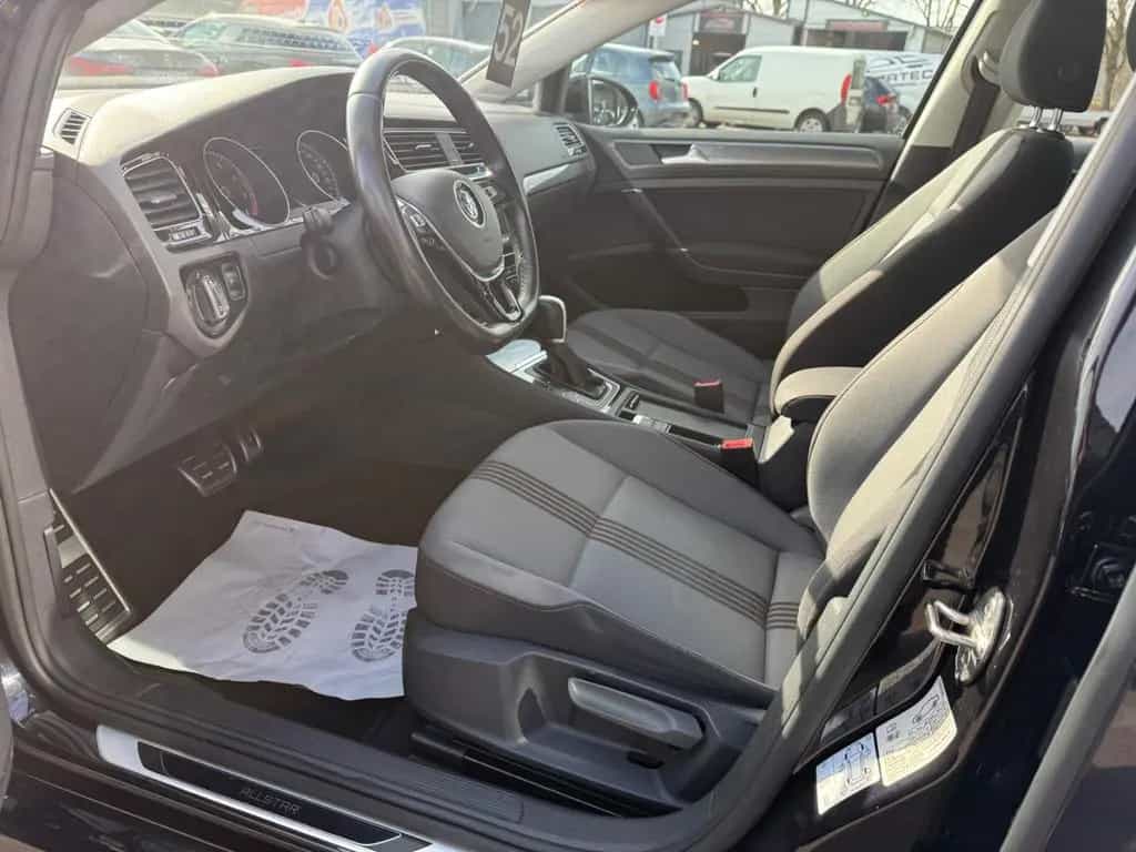 Volkswagen Golf VII V. Allstar DSG*SHZ*PDC*FSP*APPLE CAR* 03/2017-photo-6