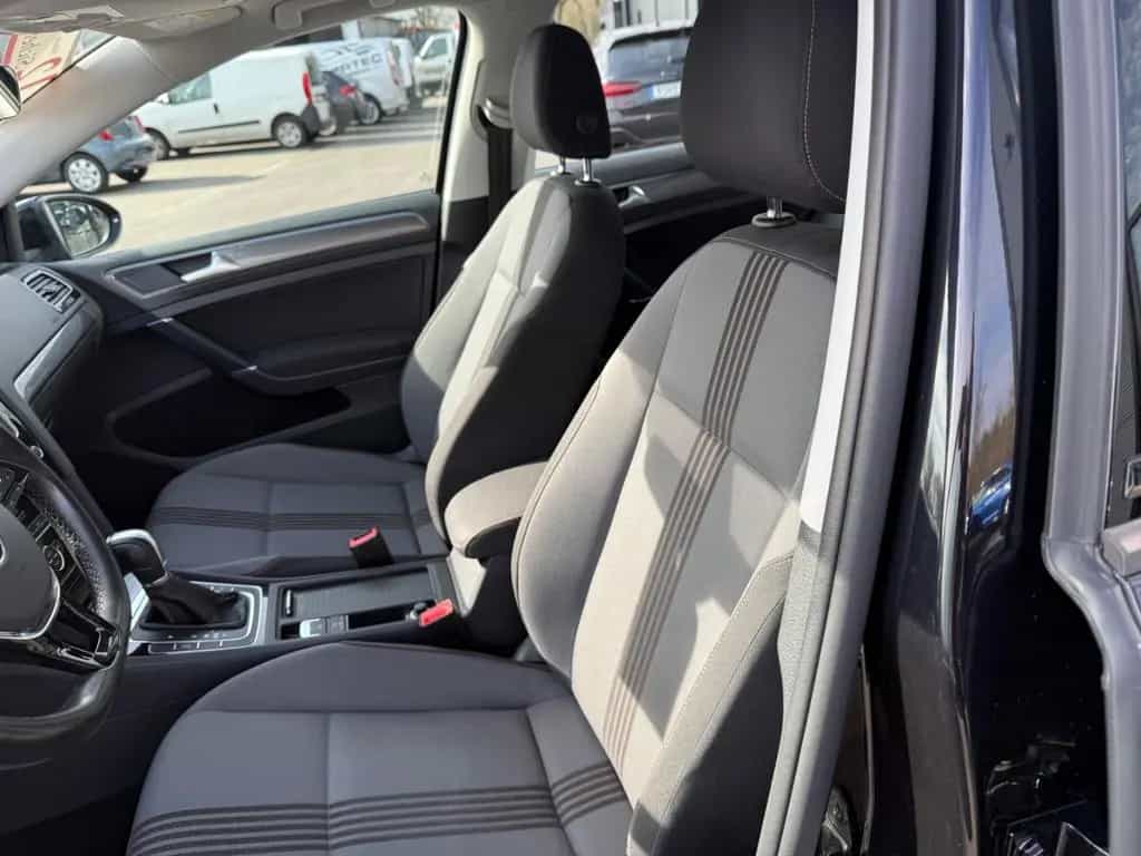 Volkswagen Golf VII V. Allstar DSG*SHZ*PDC*FSP*APPLE CAR* 03/2017-photo-7