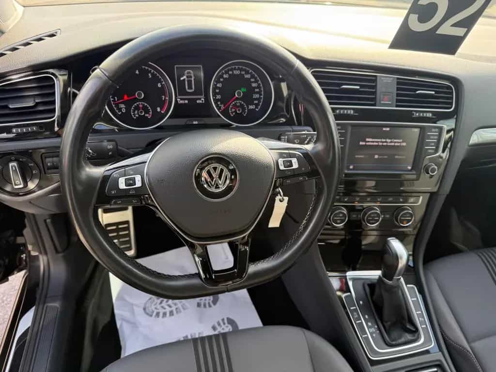 Volkswagen Golf VII V. Allstar DSG*SHZ*PDC*FSP*APPLE CAR* 03/2017-photo-9