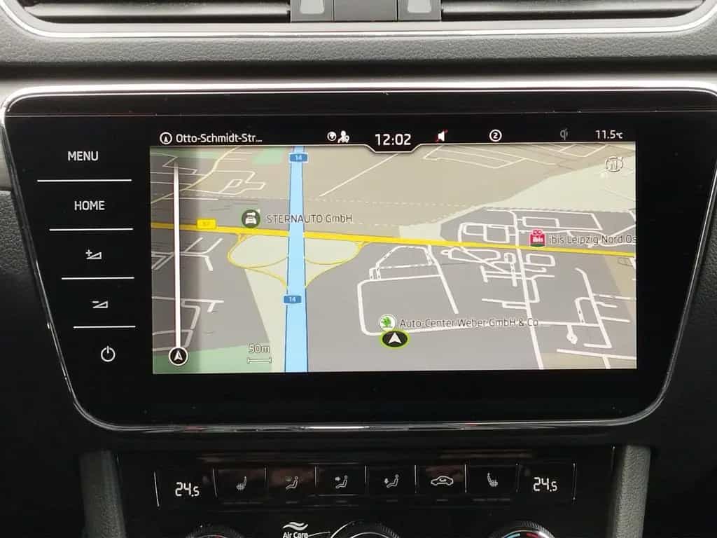Skoda Superb Combi 2.0 TDI Style 4x4 DSG 360°*ACC*AHK 02/2023-photo-14