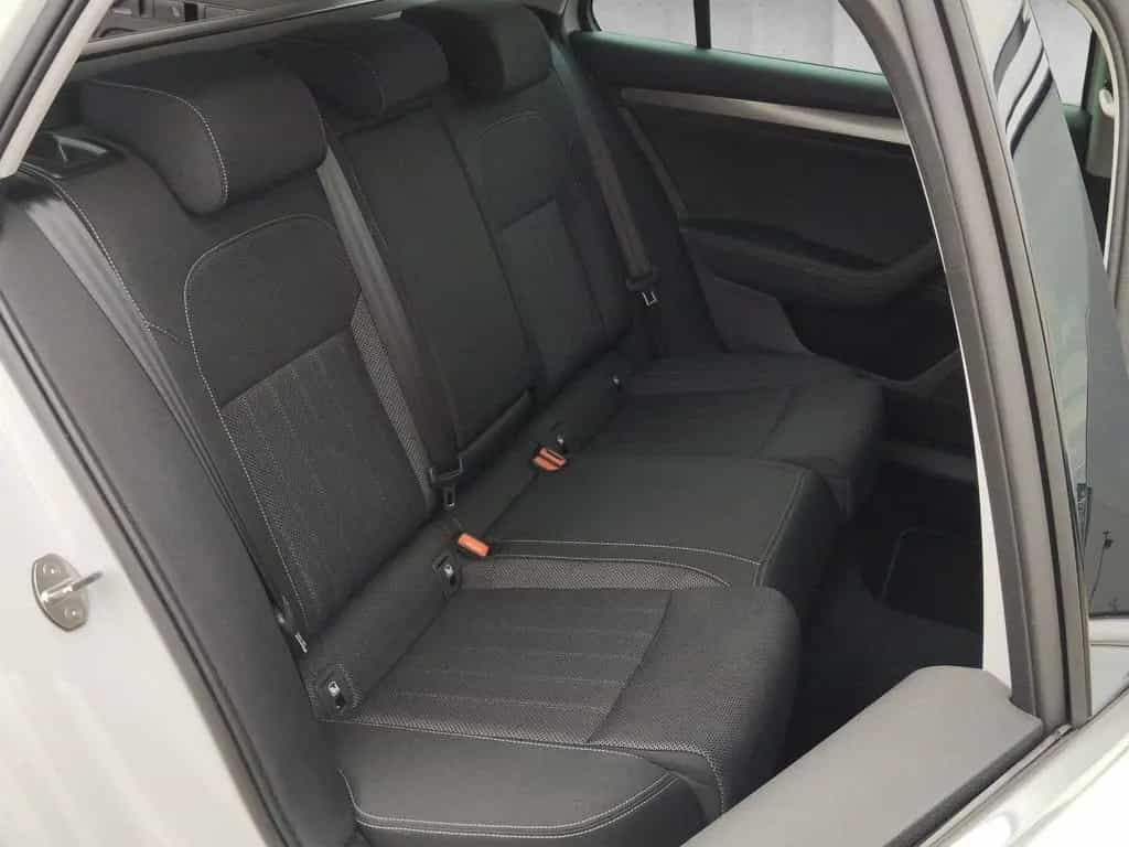 Skoda Superb Combi 2.0 TDI Style 4x4 DSG 360°*ACC*AHK 02/2023-photo-17