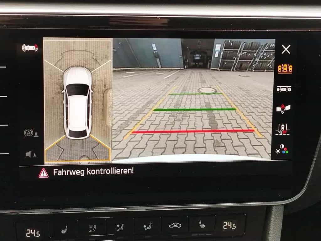 Skoda Superb Combi 2.0 TDI Style 4x4 DSG 360°*ACC*AHK 02/2023-photo-25