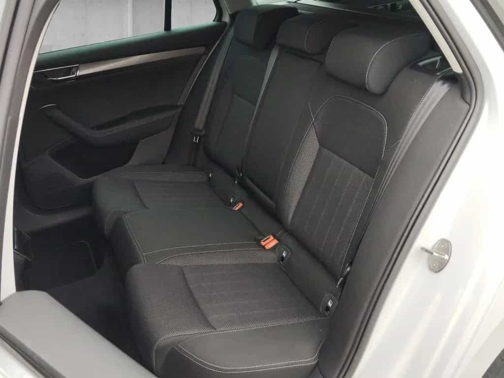 Skoda Superb Combi 2.0 TDI Style 4x4 DSG 360°*ACC*AHK 02/2023-photo-8