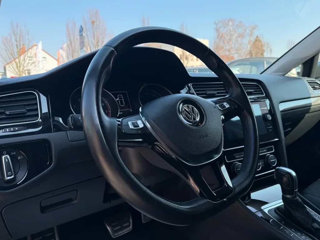 Volkswagen Golf VII 1.5 TSI DSG Join LED Navi Standheizung 03/2018-photo-25