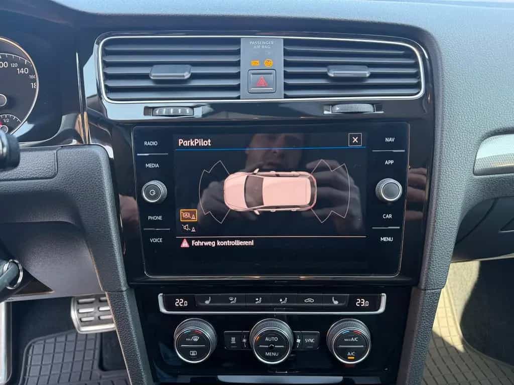 Volkswagen Golf VII 1.5 TSI DSG Join LED Navi Standheizung 03/2018-photo-29