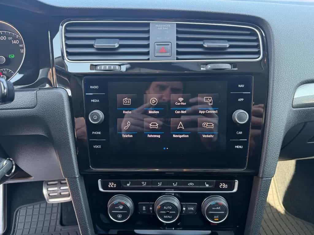 Volkswagen Golf VII 1.5 TSI DSG Join LED Navi Standheizung 03/2018-photo-30
