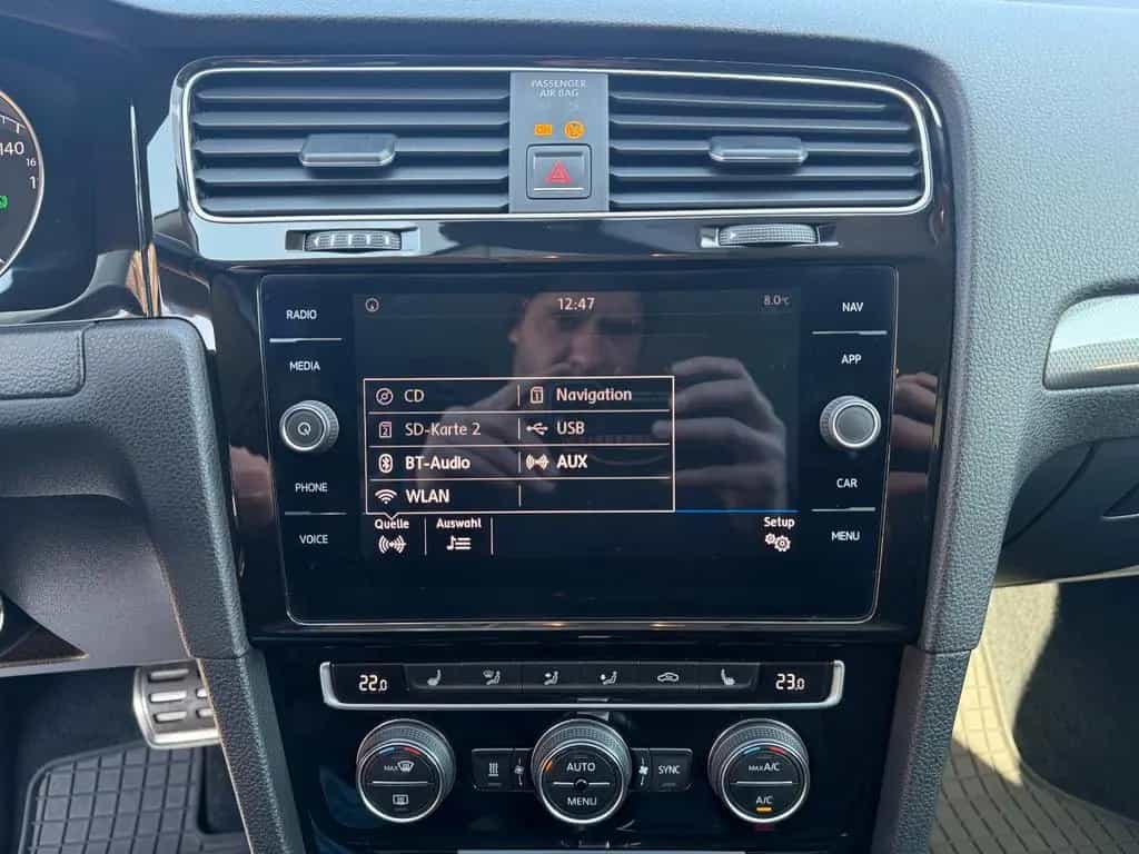 Volkswagen Golf VII 1.5 TSI DSG Join LED Navi Standheizung 03/2018-photo-32