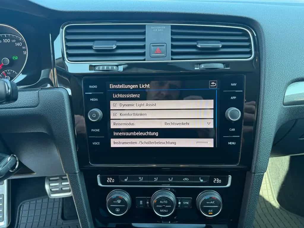 Volkswagen Golf VII 1.5 TSI DSG Join LED Navi Standheizung 03/2018-photo-34