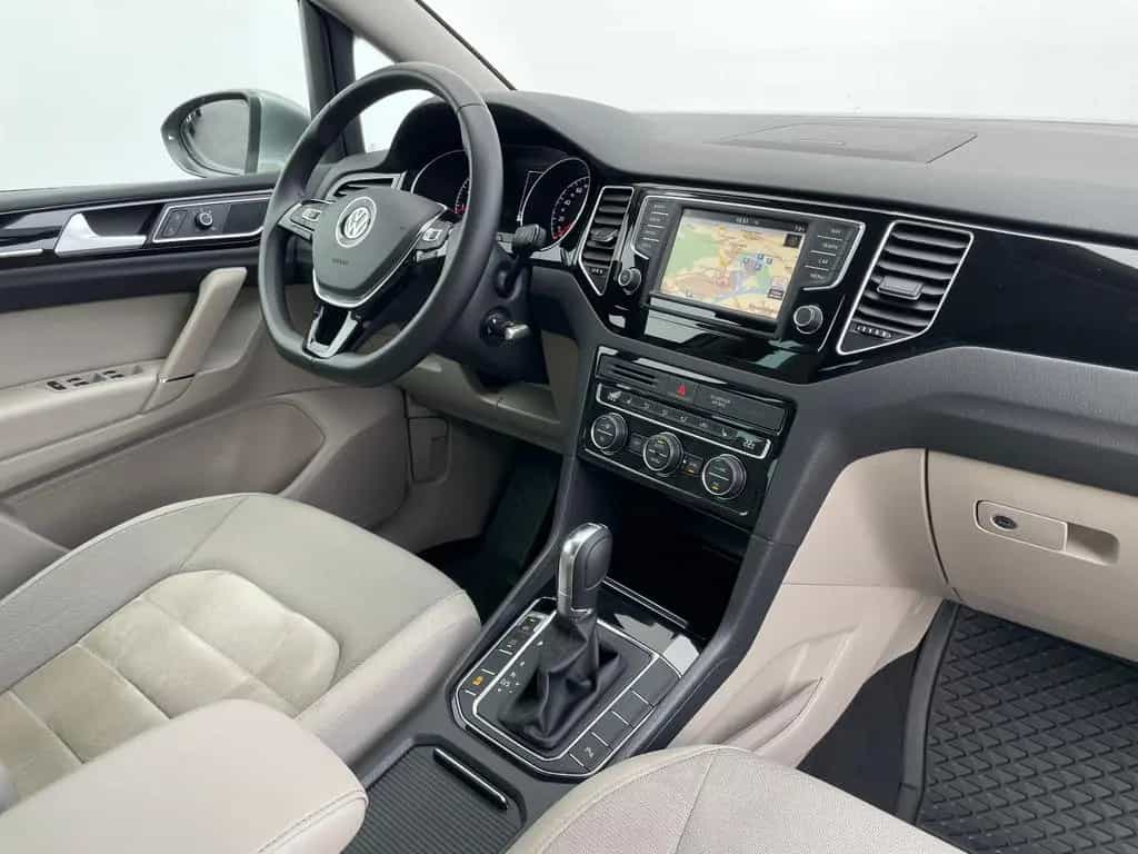Volkswagen Golf Sportsvan Highline*Bi-XENON*KAMERA*NAVI*AHK 06/2015-photo-12