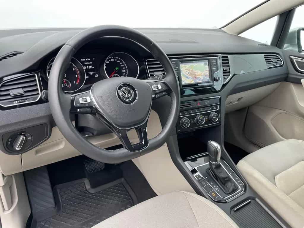 Volkswagen Golf Sportsvan Highline*Bi-XENON*KAMERA*NAVI*AHK 06/2015-photo-19