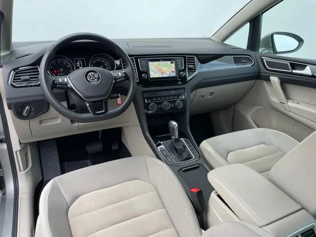 Volkswagen Golf Sportsvan Highline*Bi-XENON*KAMERA*NAVI*AHK 06/2015-photo-24