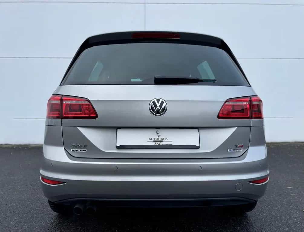 Volkswagen Golf Sportsvan Highline*Bi-XENON*KAMERA*NAVI*AHK 06/2015-photo-4