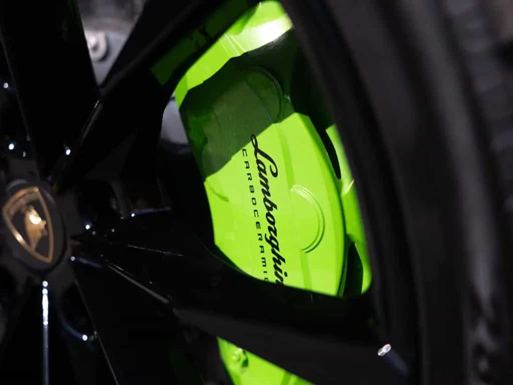 Lamborghini Urus *B&O*Massage*Pano*ALL Black*Garantie 03/2021-photo-12