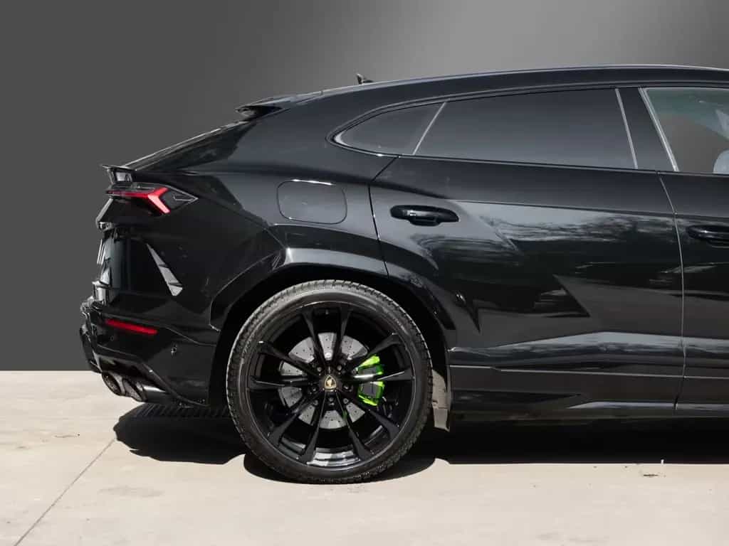Lamborghini Urus *B&O*Massage*Pano*ALL Black*Garantie 03/2021-photo-15