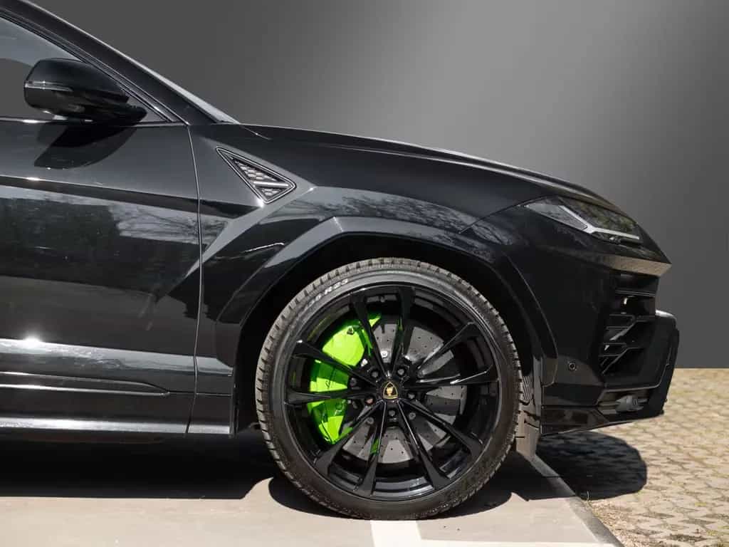 Lamborghini Urus *B&O*Massage*Pano*ALL Black*Garantie 03/2021-photo-16