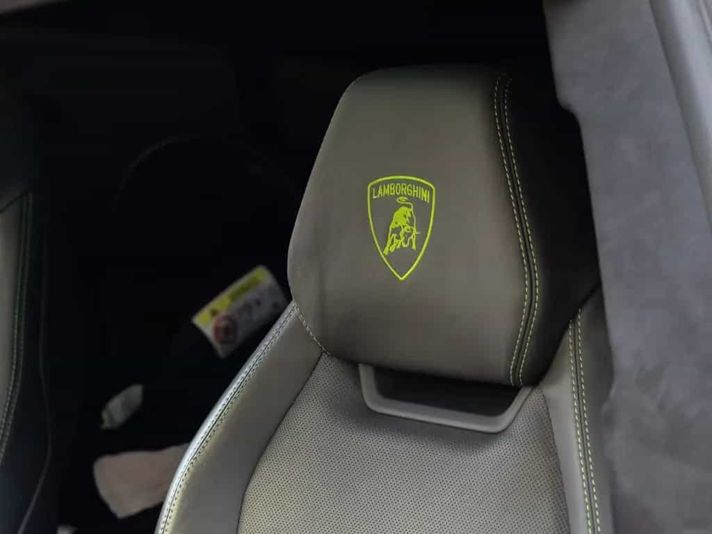 Lamborghini Urus *B&O*Massage*Pano*ALL Black*Garantie 03/2021-photo-21