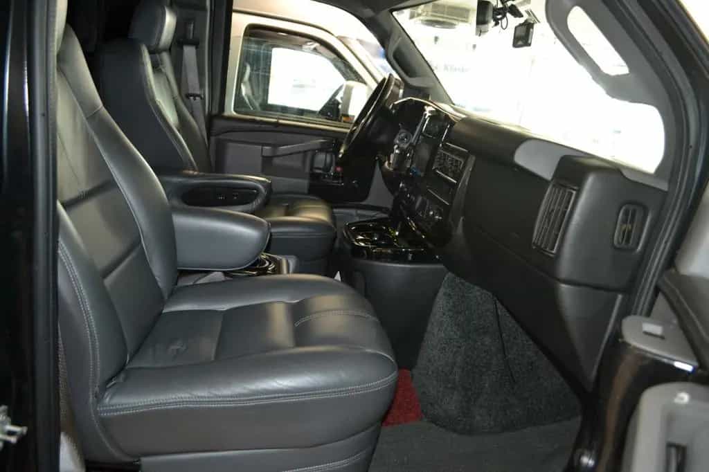 GMC Savana 2500- 6,0 V8 Explorer Limited-9 Sitzer 03/2017-photo-10