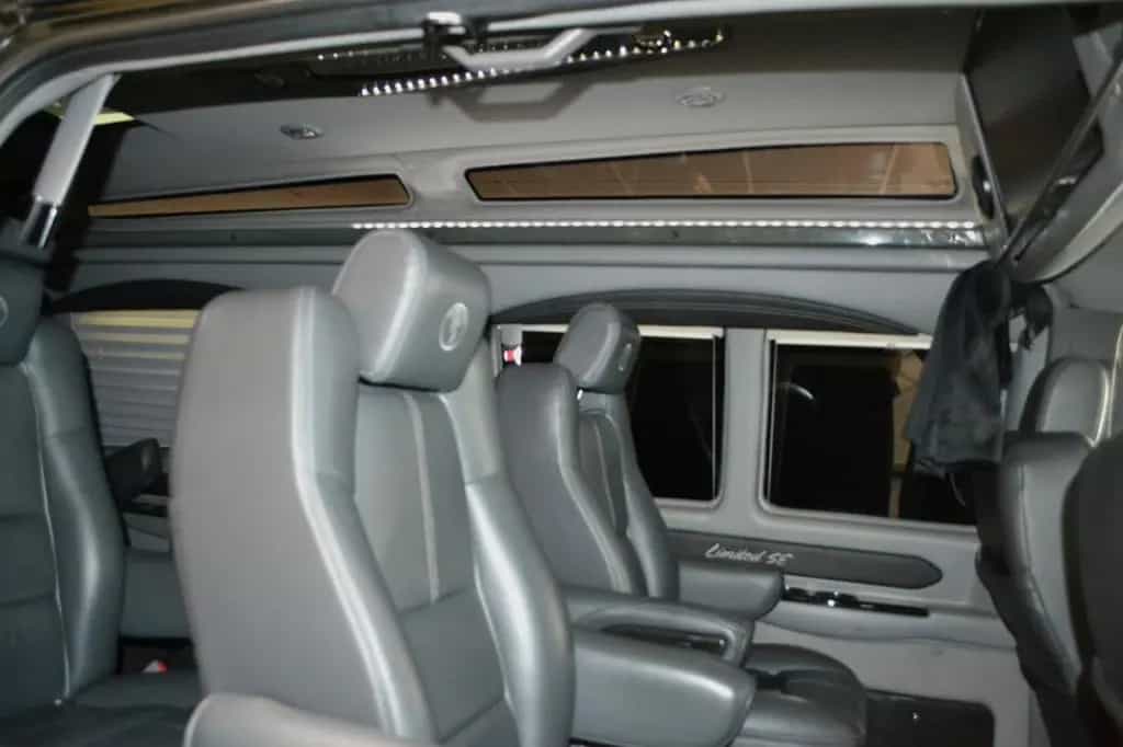 GMC Savana 2500- 6,0 V8 Explorer Limited-9 Sitzer 03/2017-photo-12