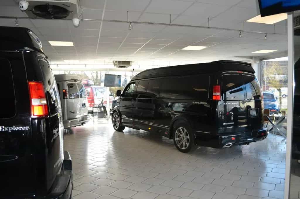 GMC Savana 2500- 6,0 V8 Explorer Limited-9 Sitzer 03/2017-photo-5