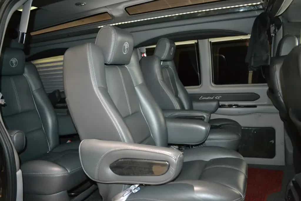 GMC Savana 2500- 6,0 V8 Explorer Limited-9 Sitzer 03/2017-photo-6