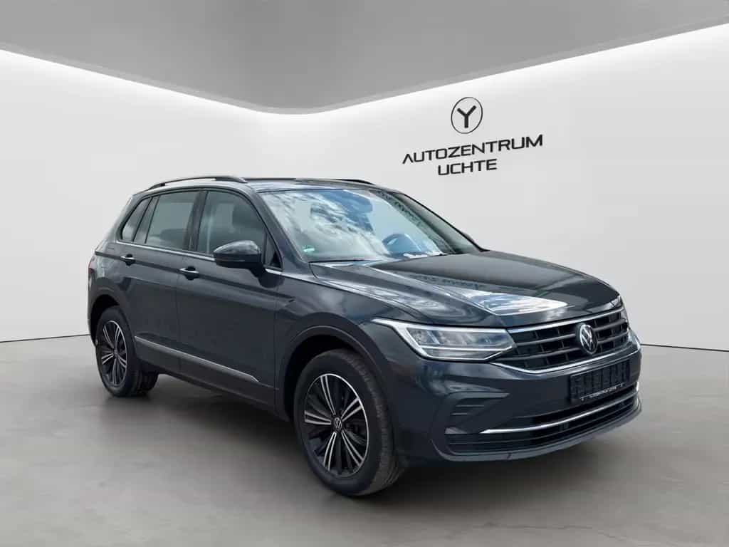 Volkswagen Tiguan Life 4Motion /18"/APP/ACC/ 09/2021-photo-0