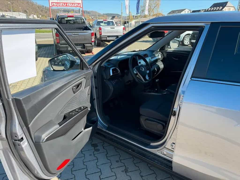 KGM Tivoli Nomad 1.5 T-GDI 6/MT 2WD null-photo-8