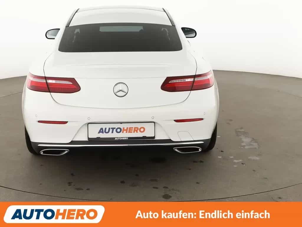 Mercedes-Benz E-Class 200 Avantgarde Aut.*NAVI*CAM*PDC* 09/2018-photo-4