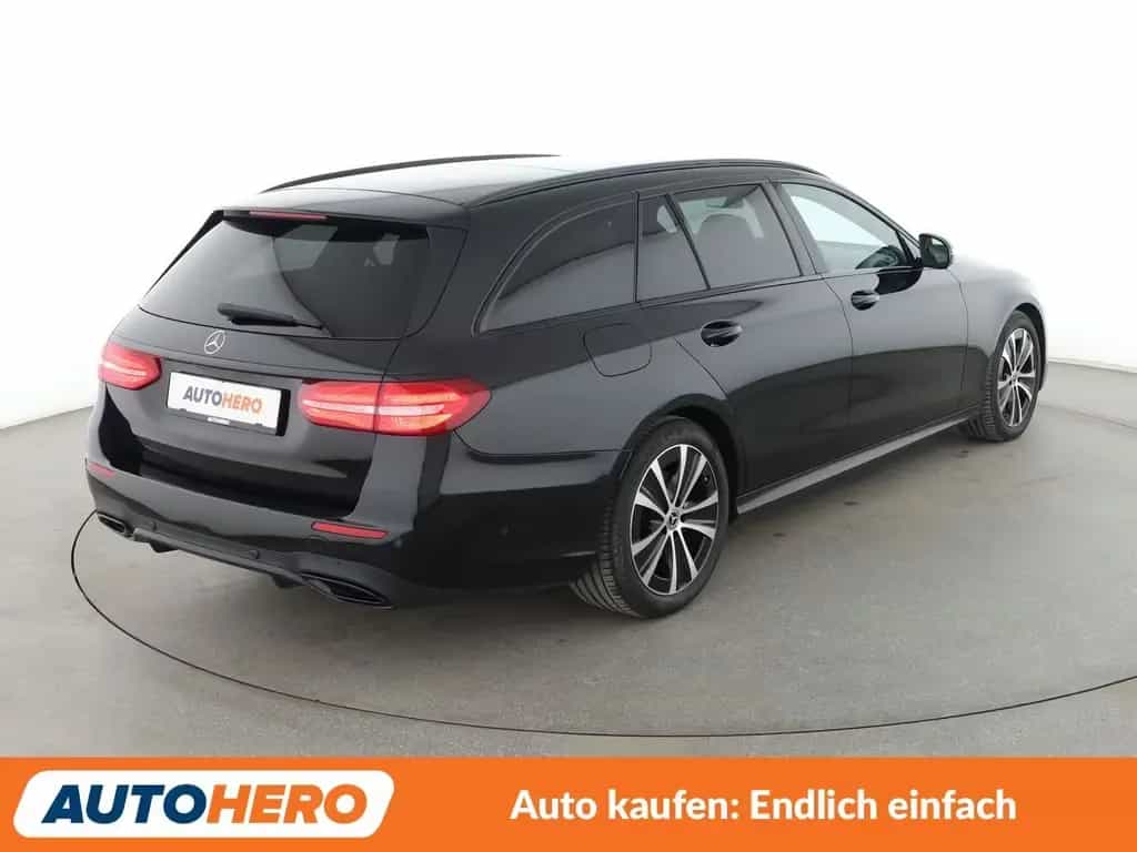 Mercedes-Benz E-Class d T 4Matic AMG Line Aut.*NAVI*LED 09/2019-photo-5