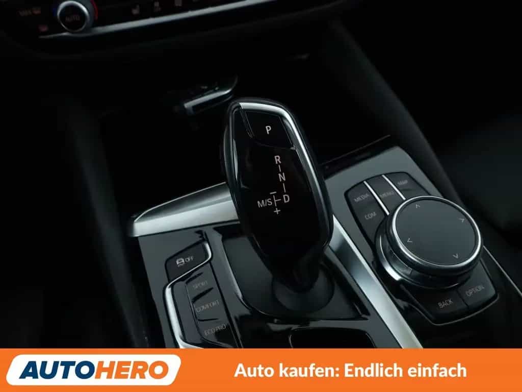 BMW 5 Series 540i xDrive Sport Line Aut.*NAVI*LED*HUD*CAM* 08/2017-photo-23