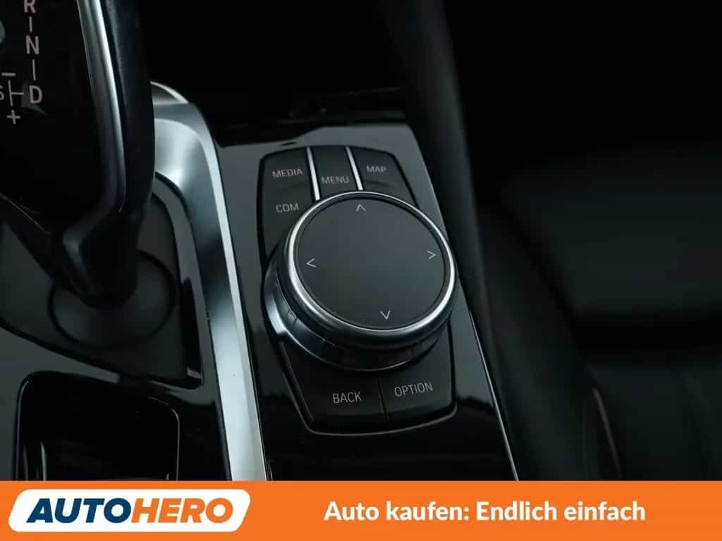 BMW 5 Series 540i xDrive Sport Line Aut.*NAVI*LED*HUD*CAM* 08/2017-photo-24