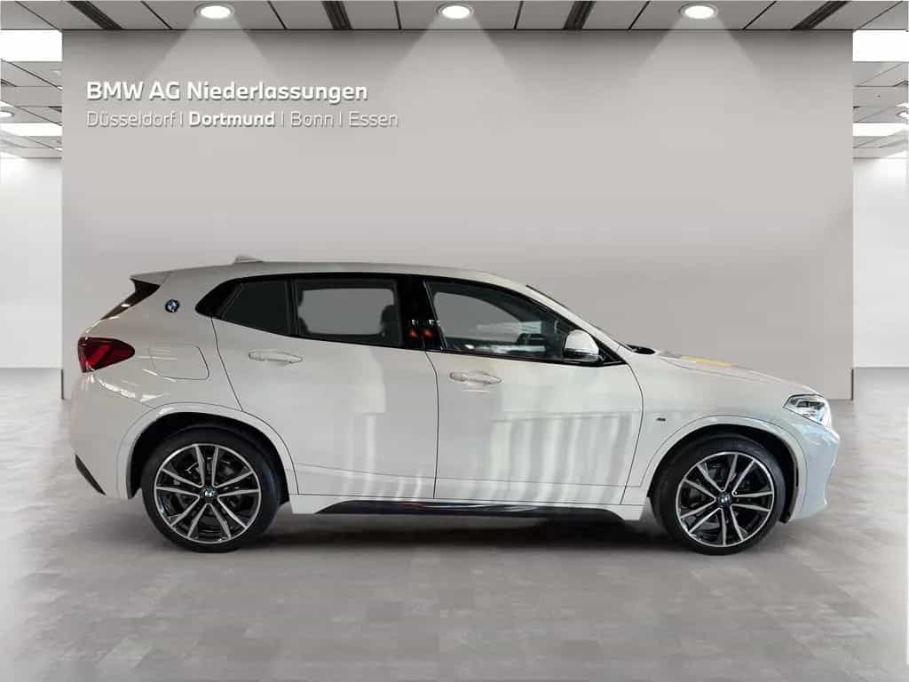 BMW X2 sDrive18i M Sport Navi Parkassist HiFi LED 02/2022-photo-3