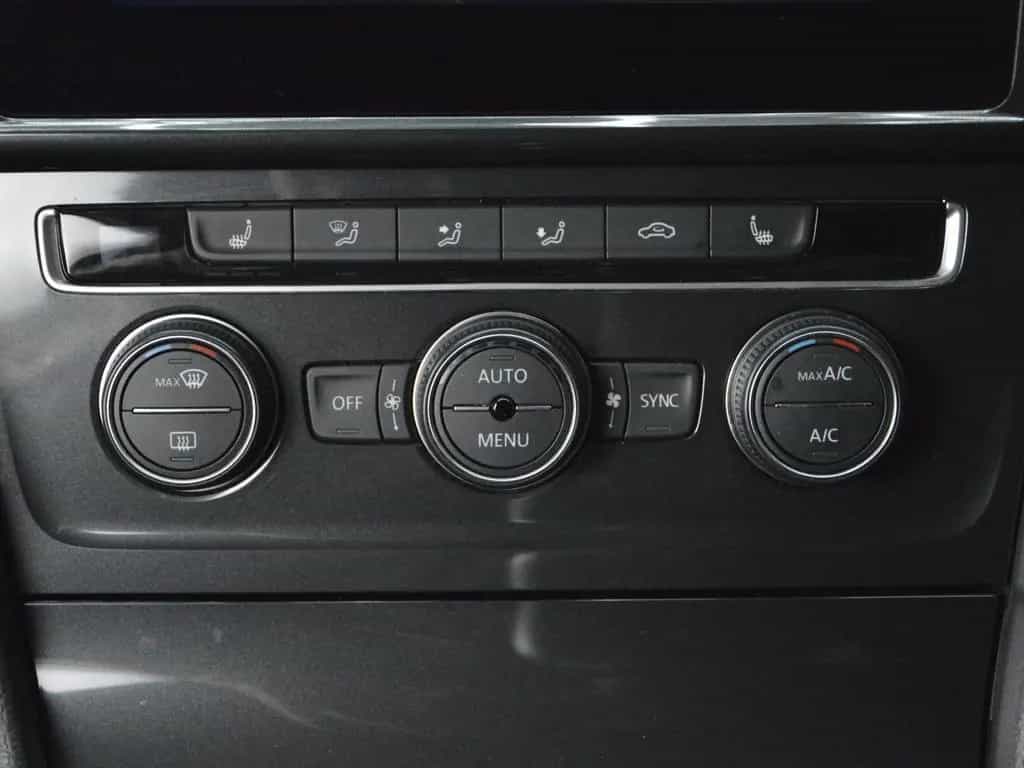 Volkswagen Golf VII |Navi|PDC|Klima|SHZ 07/2017-photo-7