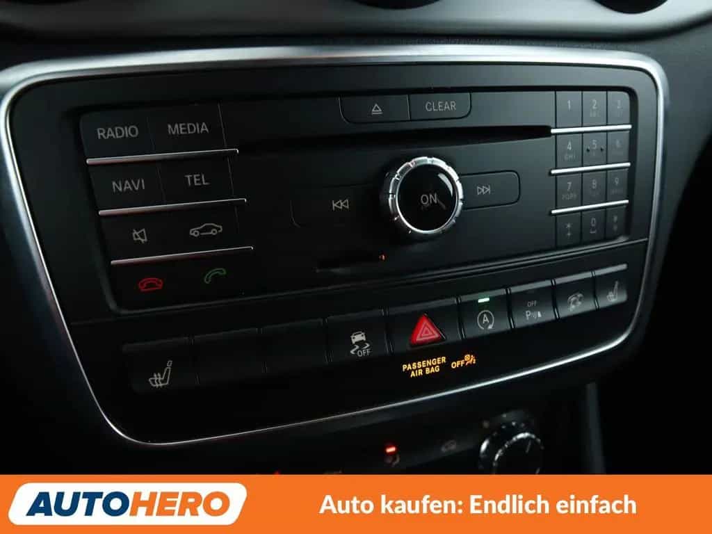 Mercedes-Benz CLA-Class 45 Shooting Brake AMG 4Matic Aut.*XENON*NAVI 03/2016-photo-21