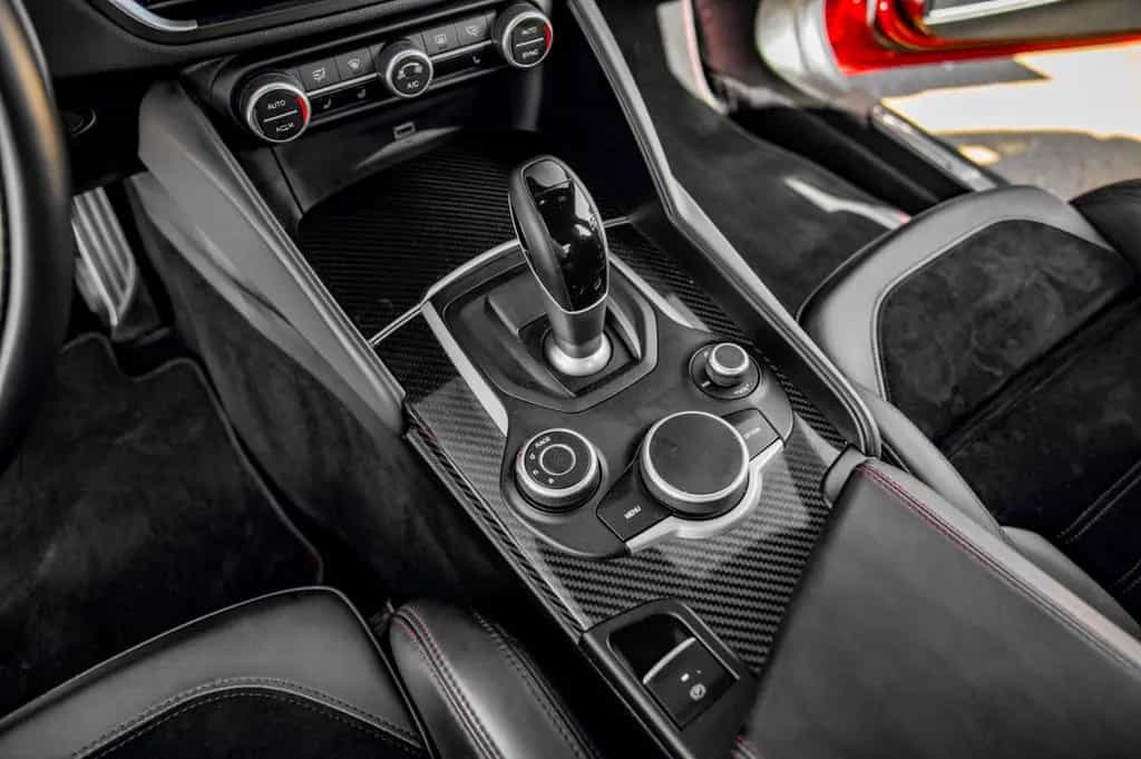 Alfa Romeo Giulia Quadrifoglio 09/2018-photo-19