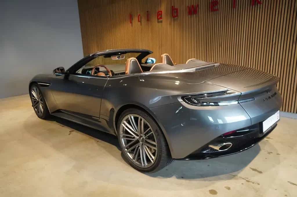 Aston Martin DB12 4.0 V8 Volante*B&W* UPE 299 T€ * 05/2024-photo-2