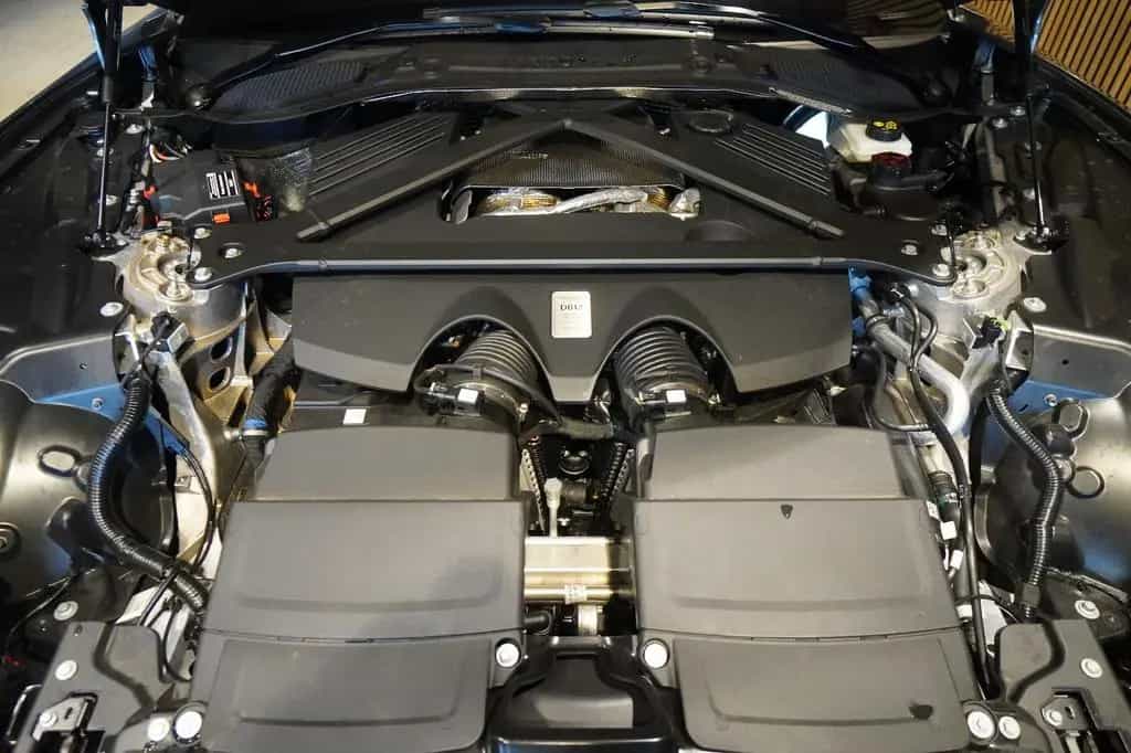 Aston Martin DB12 4.0 V8 Volante*B&W* UPE 299 T€ * 05/2024-photo-21