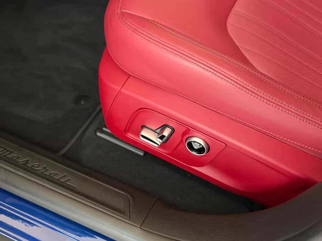Maserati Levante GT Mild-Hybrid Soft Close Pano 21" 07/2024-photo-15