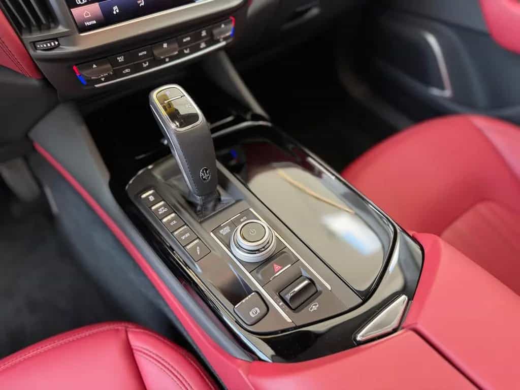 Maserati Levante GT Mild-Hybrid Soft Close Pano 21" 07/2024-photo-20