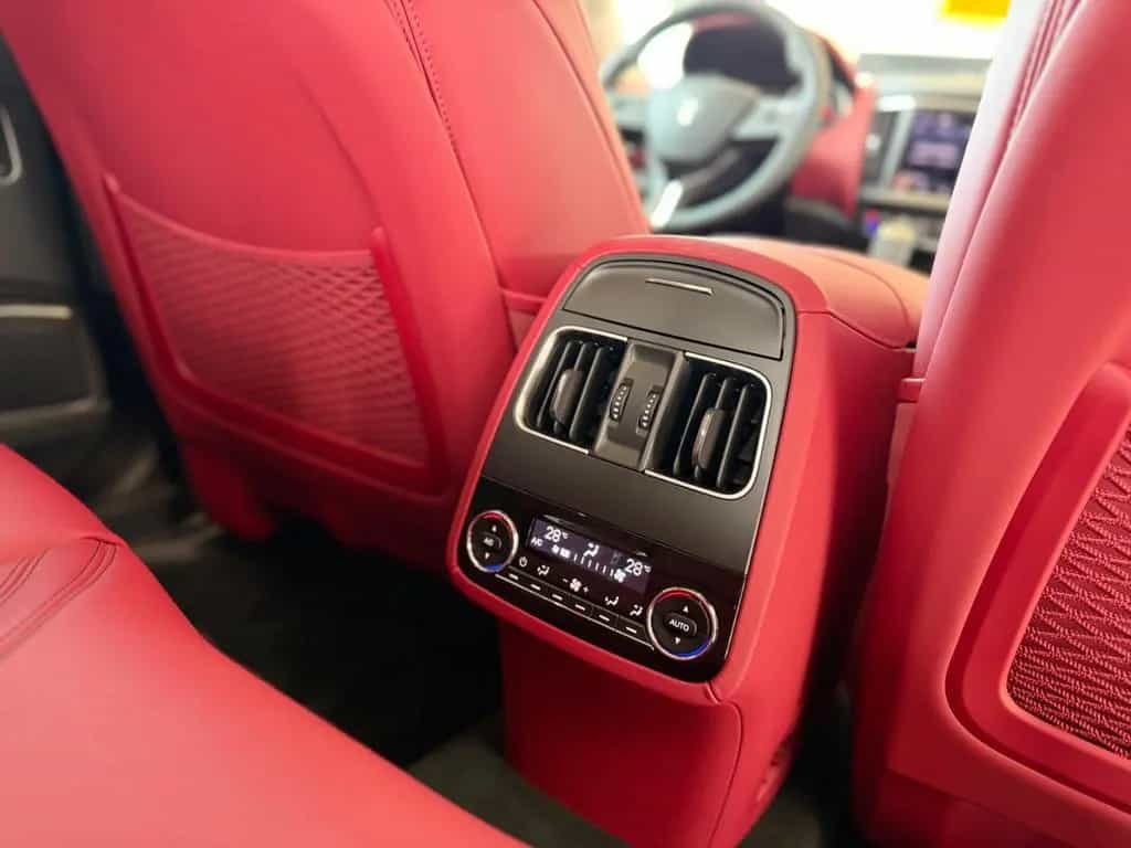 Maserati Levante GT Mild-Hybrid Soft Close Pano 21" 07/2024-photo-28