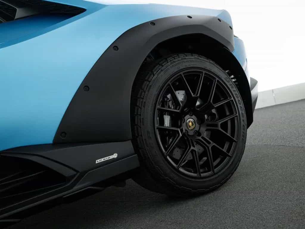 Lamborghini Huracán Sterrato I Blu Arione I Black roof 04/2024-photo-39