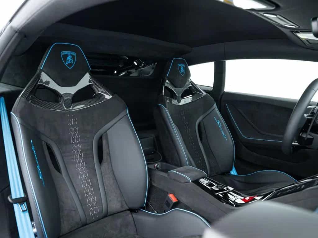 Lamborghini Huracán Sterrato I Blu Arione I Black roof 04/2024-photo-6
