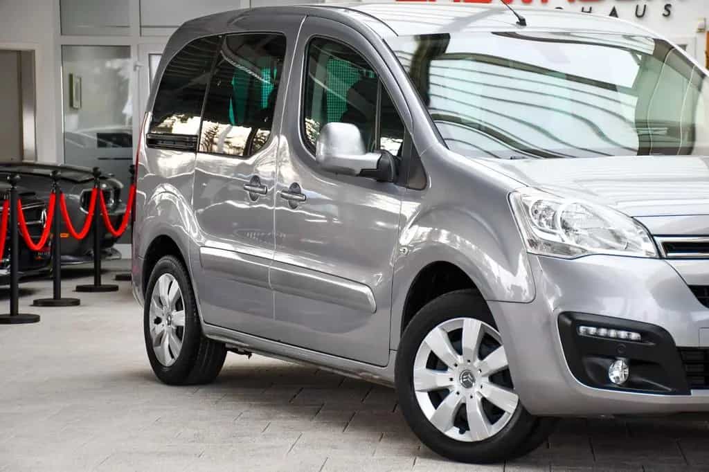 Citroën Berlingo Kombi Selection 2.Hand R-Kamera 58tkm! 06/2018-photo-25