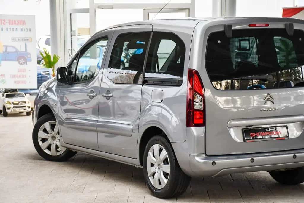 Citroën Berlingo Kombi Selection 2.Hand R-Kamera 58tkm! 06/2018-photo-29