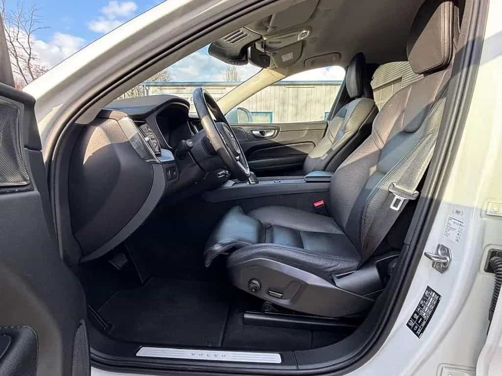 Volvo XC60 B4 D Geartronic Momentum Pro 06/2021-photo-12