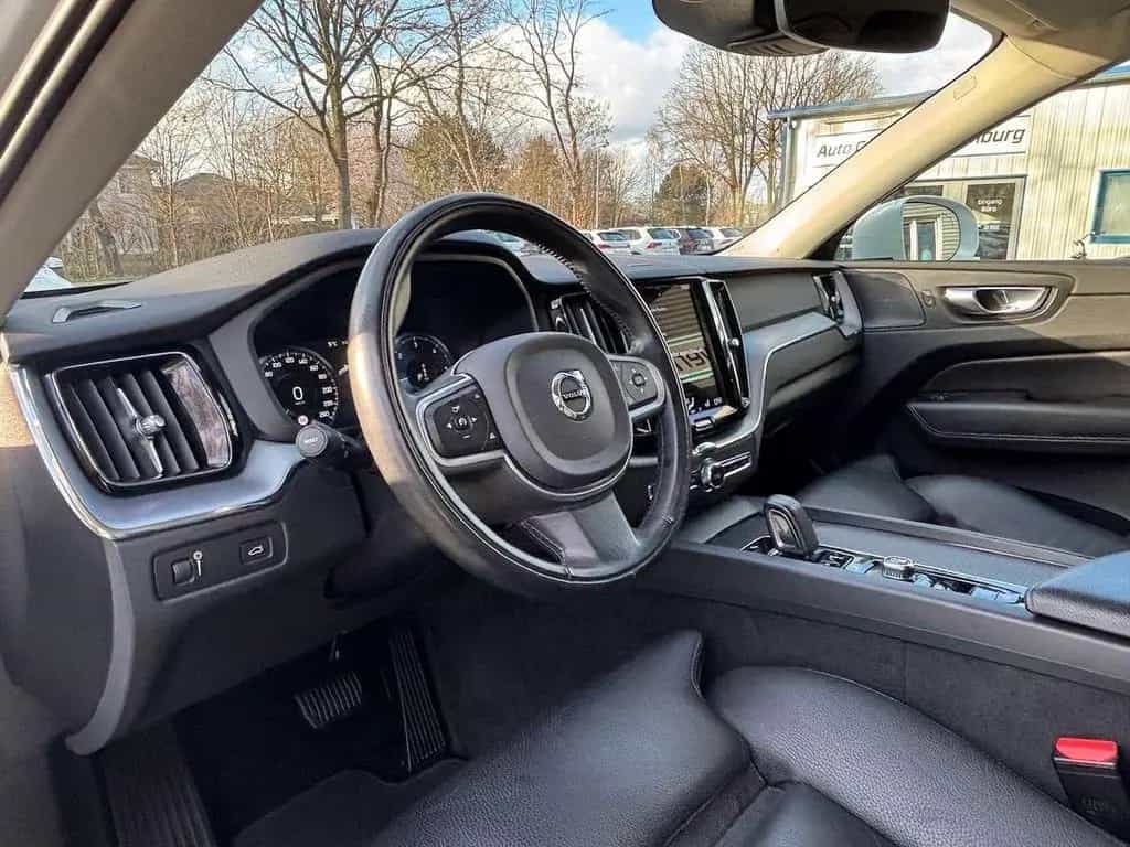 Volvo XC60 B4 D Geartronic Momentum Pro 06/2021-photo-17