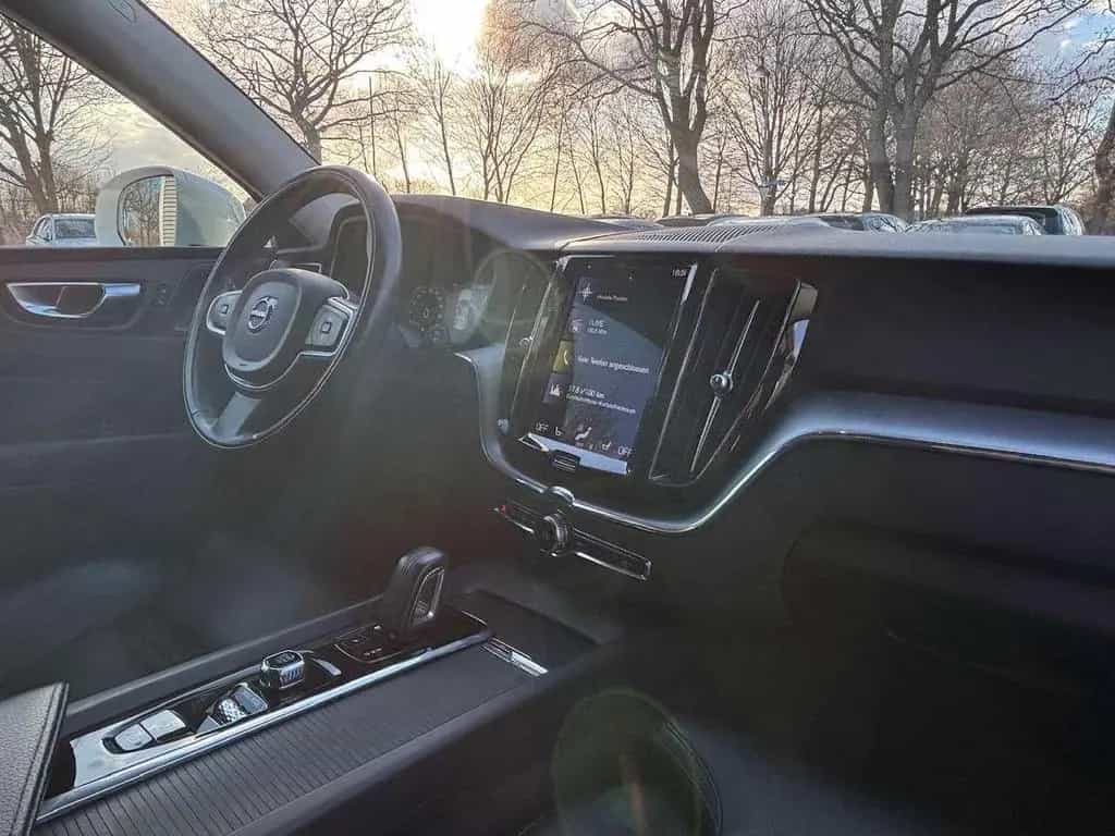 Volvo XC60 B4 D Geartronic Momentum Pro 06/2021-photo-18