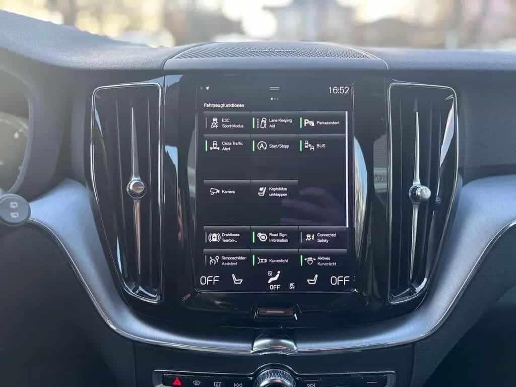 Volvo XC60 B4 D Geartronic Momentum Pro 06/2021-photo-23